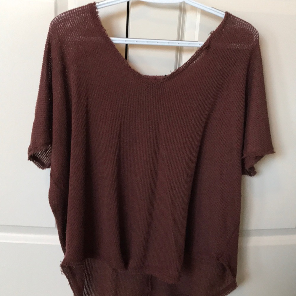 maroon t shirt